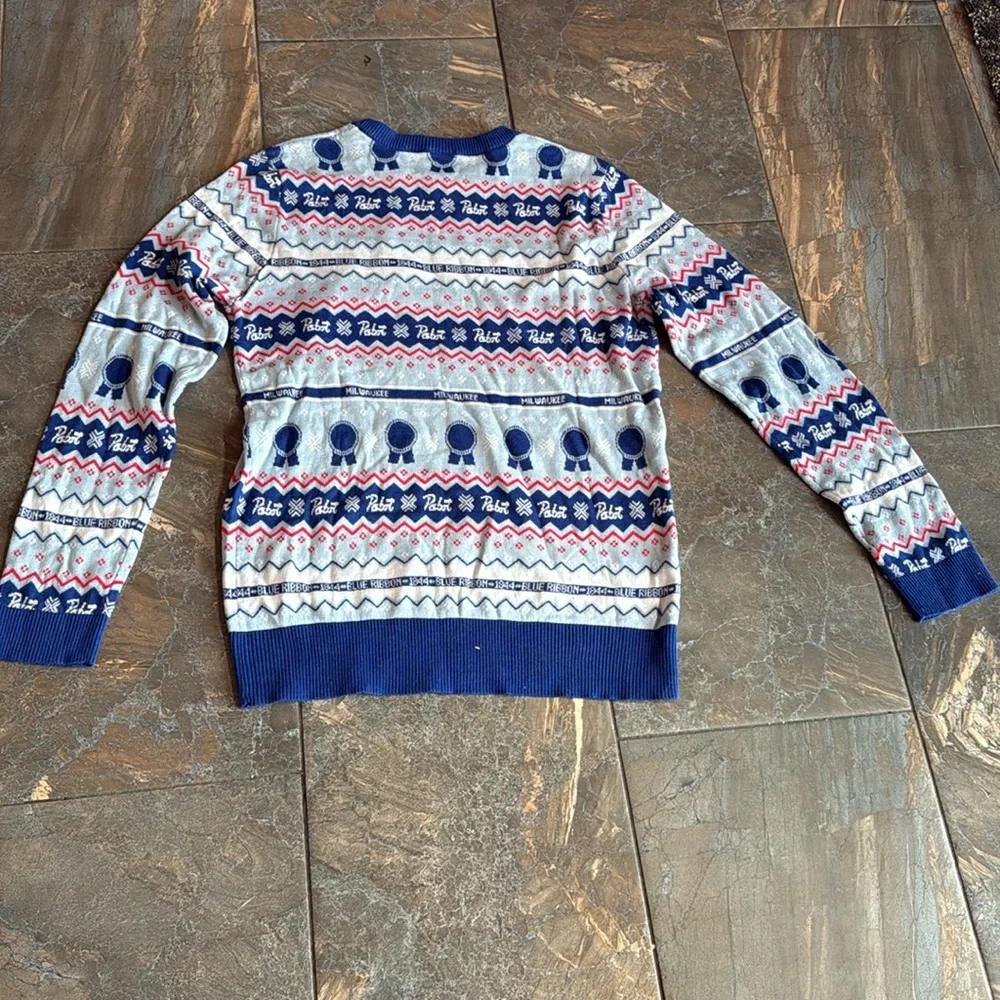 Pabst Blue Ribbon stay cozy